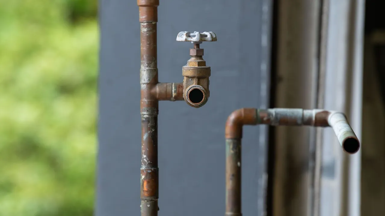 Why Slow or repeatedly backing-up drains and sewer line, especially after dry spells in Sun City homes